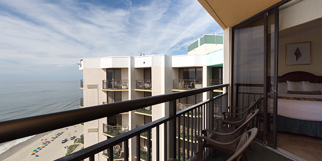 Oceanfront 1-Bedroom Queen Suite