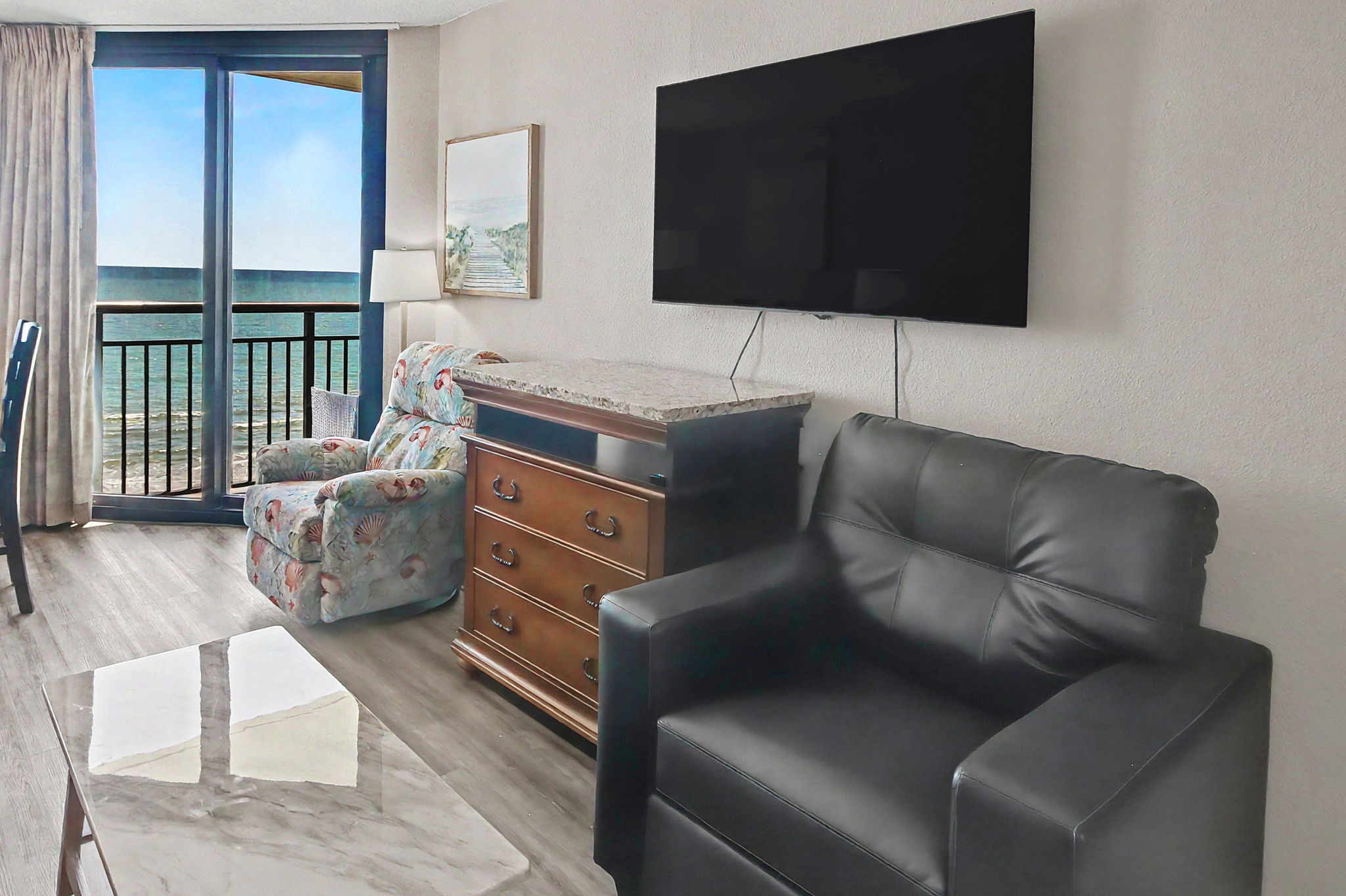 Oceanfront 1 Bedroom Suite w/King