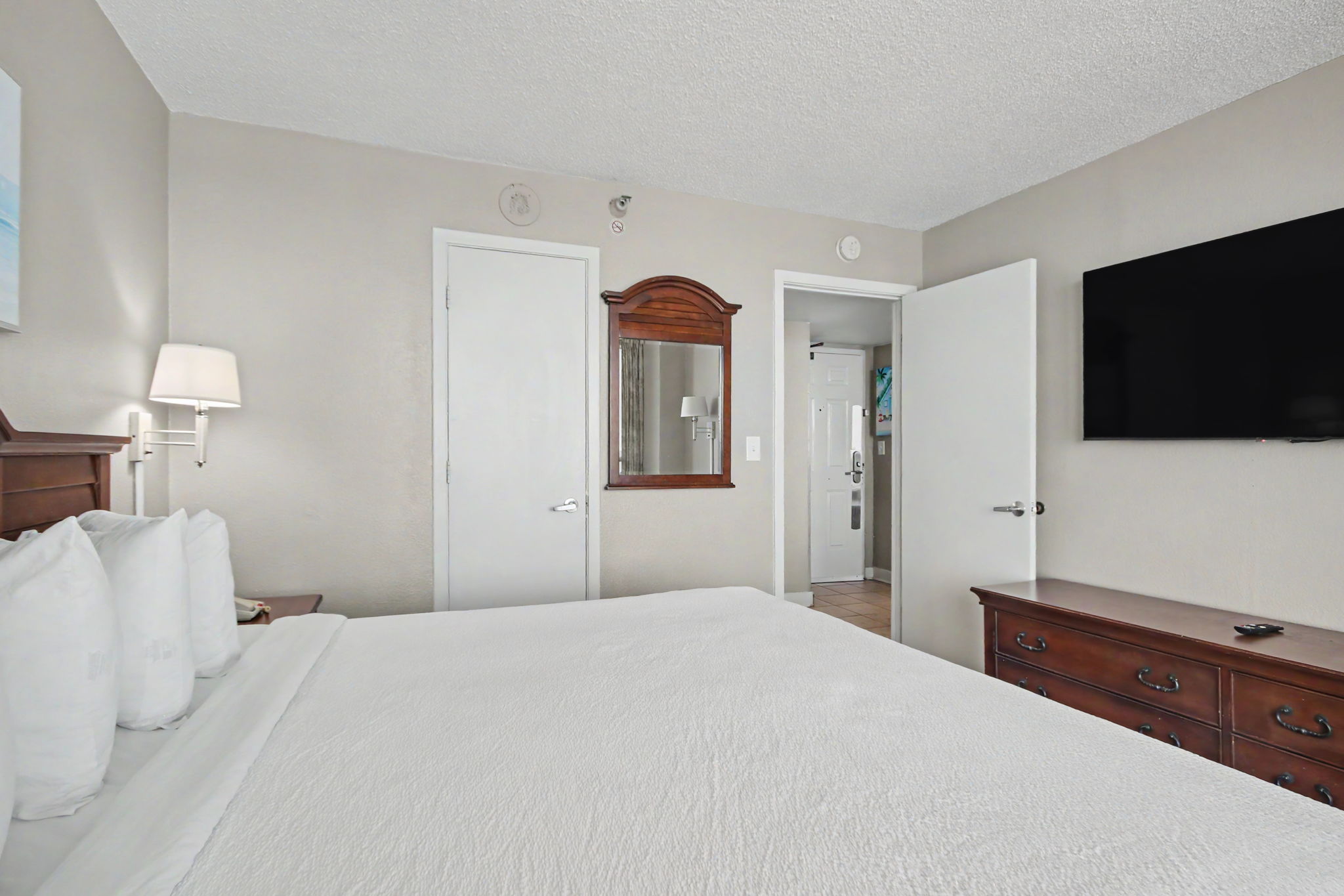 Oceanfront 1 Bedroom Suite w/King