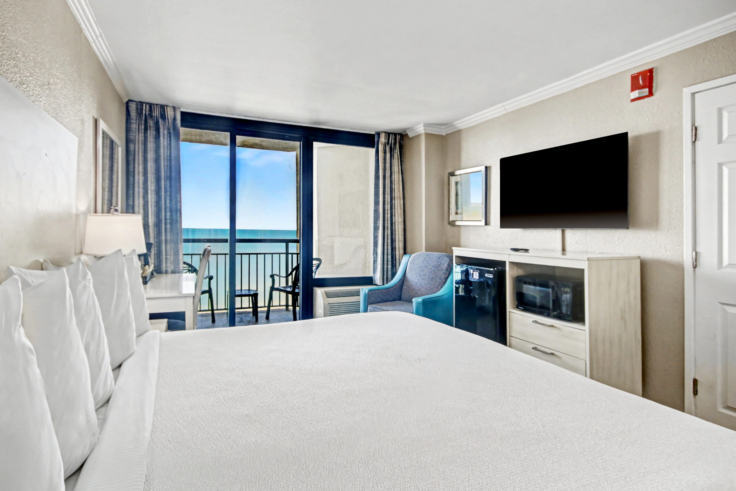 Oceanfront King Efficiency with Sleeper