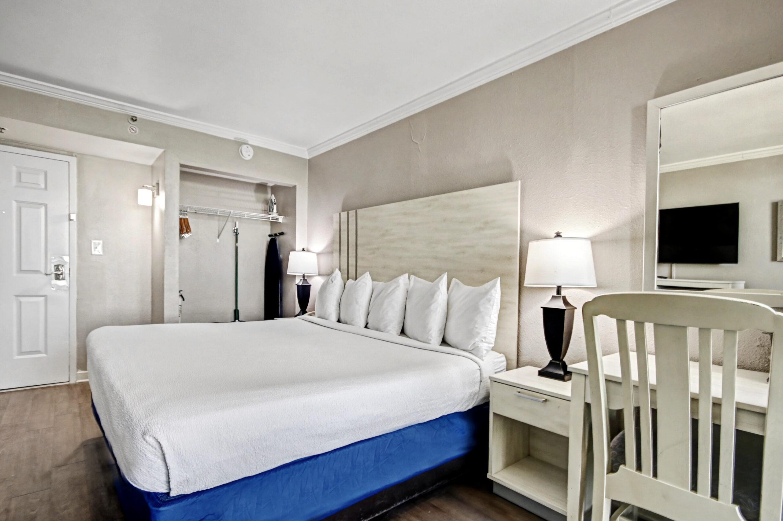 Oceanfront King Efficiency with Sleeper