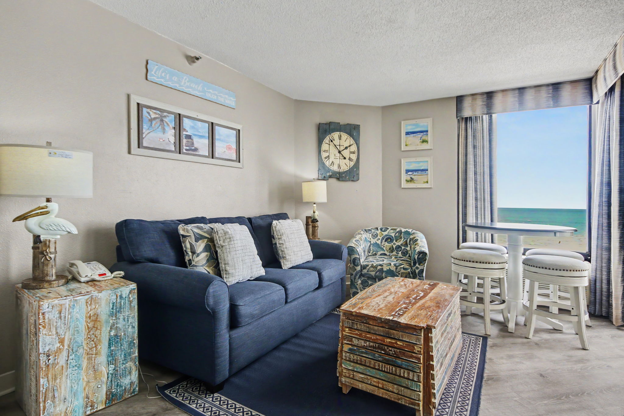 Oceanfront 1 Bedroom Suite w/Murphy Bed