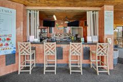 Boomerang Pool Bar